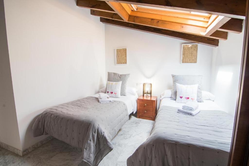 Tuguest Atico Gracia Apartment Granada Bagian luar foto