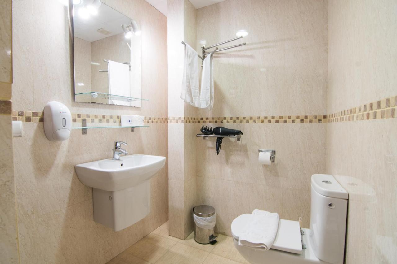 Tuguest Atico Gracia Apartment Granada Bagian luar foto